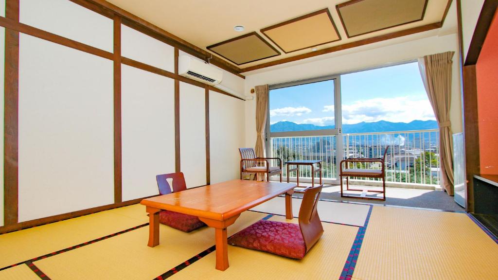 Ooedo Onsen Monogatari Hotel Shinko ryokan à Yamanashi Fuefuki