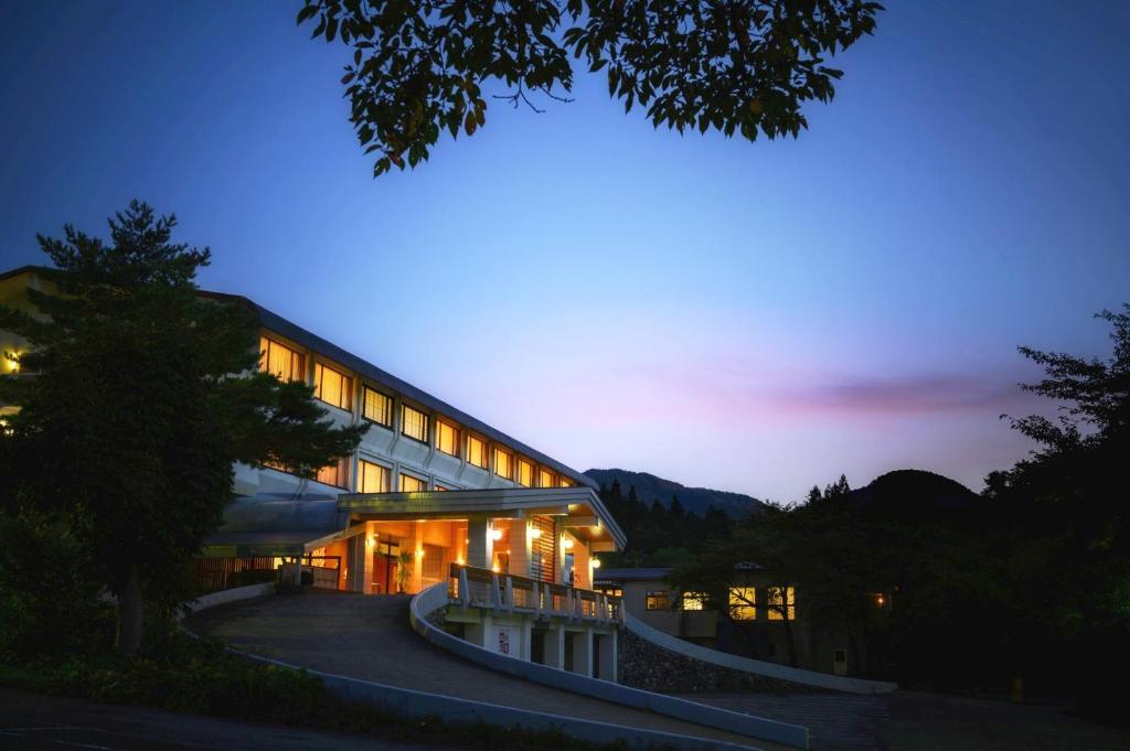 Takamiya Hotel Bonari no Mori ryokan à Fukushima Inawashiro